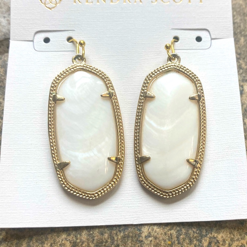 Kendra Scott Elle’s in white with gold tone Very good used condition